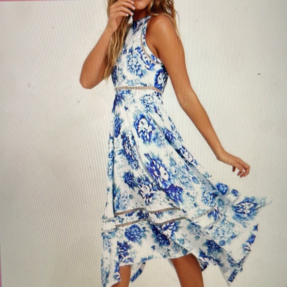 Elliatt Flourish Blue Floral Print Midi Dress